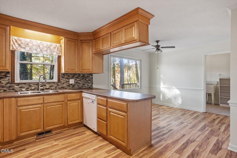 8613 Lakewood Dr, Raleigh, NC 27613