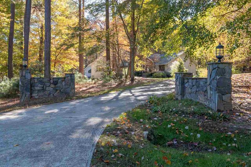 8616 Bournemouth Dr, Raleigh, NC 27615