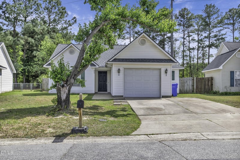 862 Nighthawk Pl, Fayetteville, NC 28314
