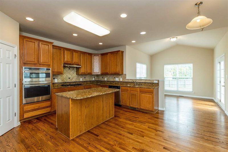 862 Seastone St, Raleigh, NC 27603