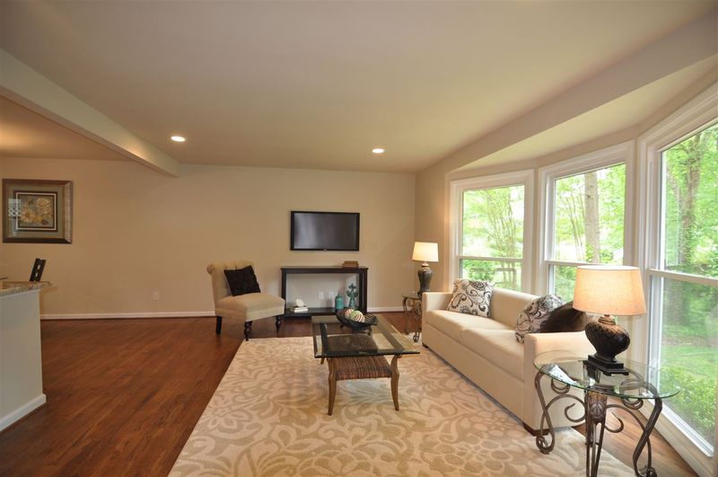 862 Wimbleton Dr, Raleigh, NC 27609