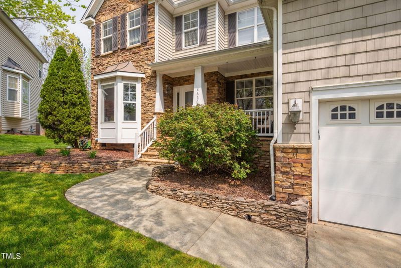8620 Benzinger Dr, Raleigh, NC 27613