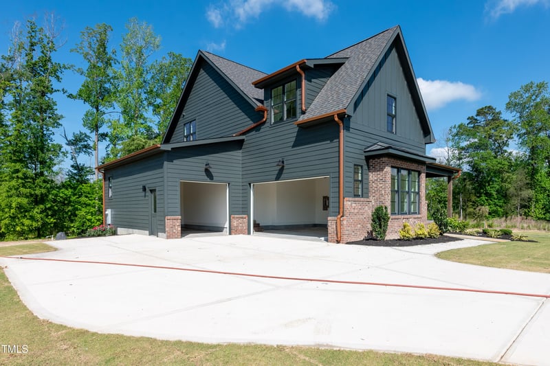 8620 Dukes Lake Rd, Zebulon, NC 27597