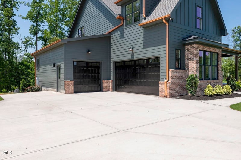 8620 Dukes Lake Rd, Zebulon, NC 27597