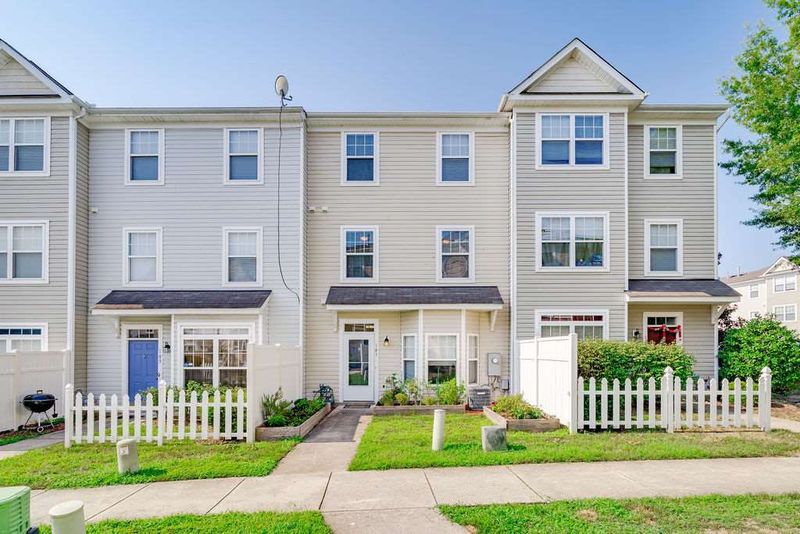 8620 Neuse Club Ln #103, Raleigh, NC 27616