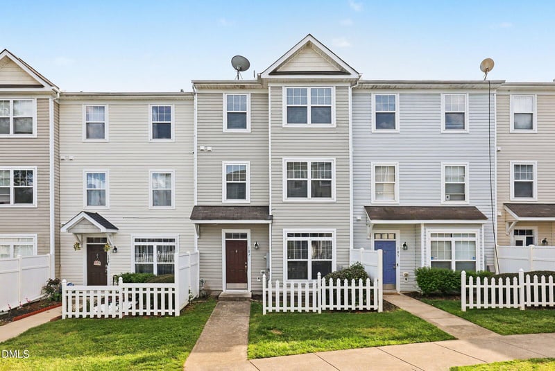 8620 Neuse Club Ln #107, Raleigh, NC 27616