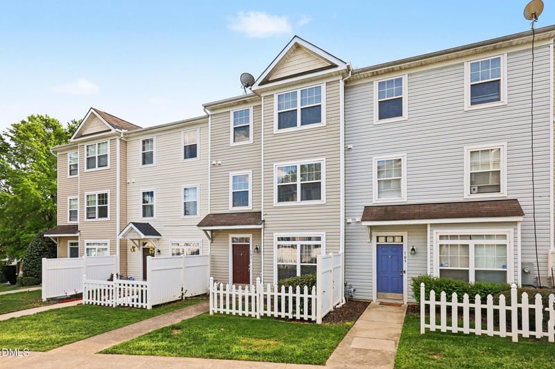 8620 Neuse Club Ln #107, Raleigh, NC 27616