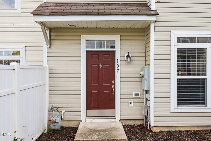 8620 Neuse Club Ln #107, Raleigh, NC 27616