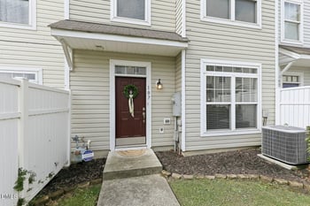 8620 Neuse Club Ln #107, Raleigh, NC 27616