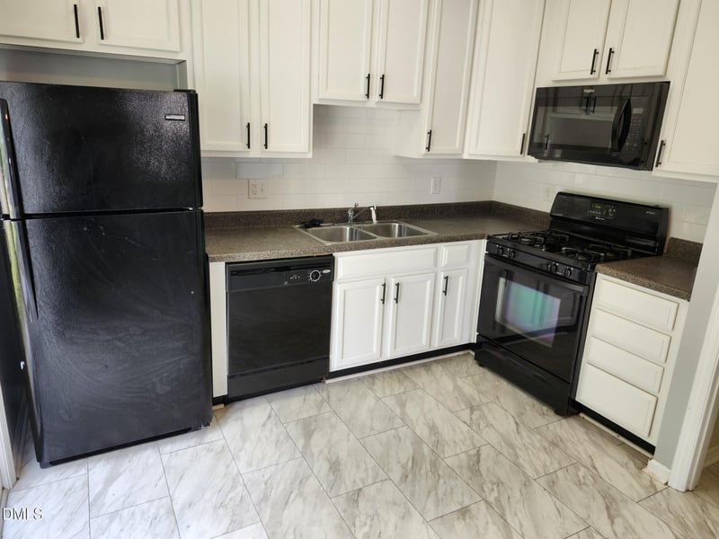8620 Neuse Club Ln #111, Raleigh, NC 27616
