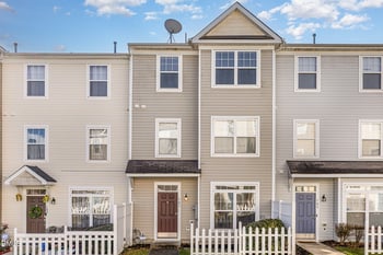 8620 Neuse Club Ln, Raleigh, NC 27616