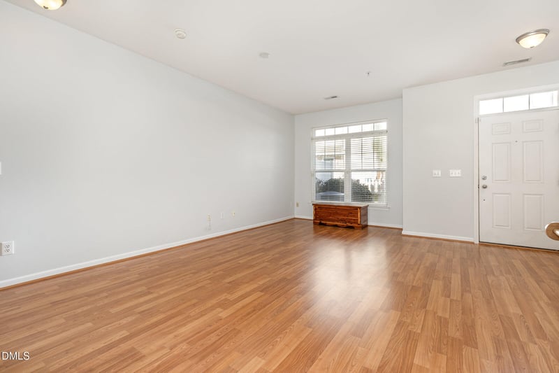 8620 Neuse Club Ln, Raleigh, NC 27616