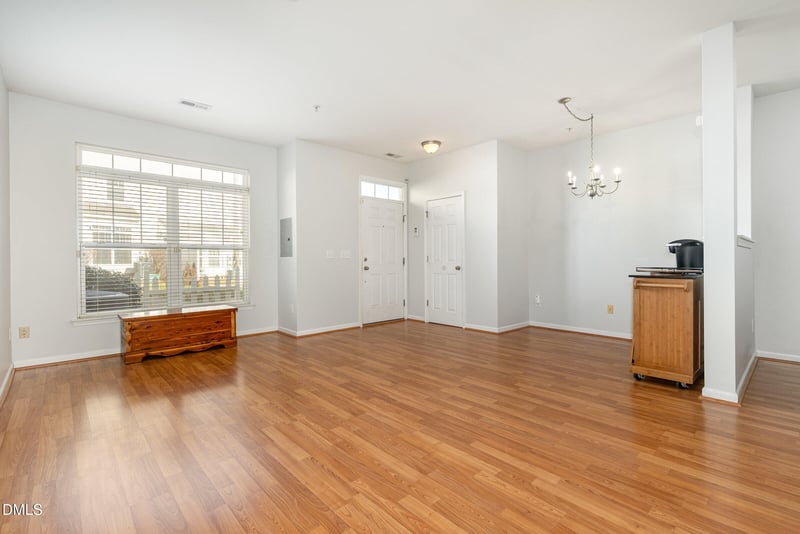 8620 Neuse Club Ln, Raleigh, NC 27616