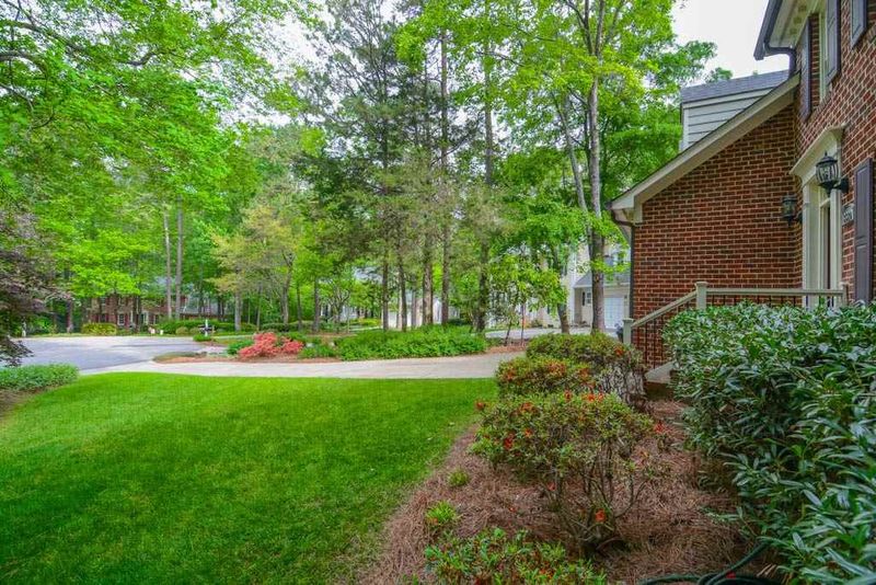 8620 Seagate Dr, Raleigh, NC 27615