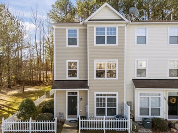 8621 Neuse Club Ln #100, Raleigh, NC 27616