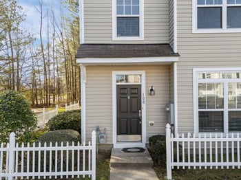 8621 Neuse Club Ln #100, Raleigh, NC 27616