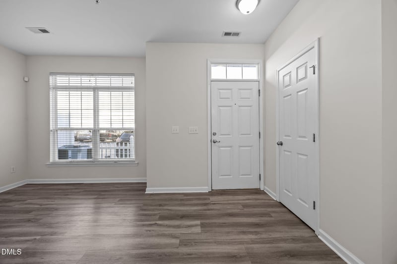 8621 Neuse Club Ln #100, Raleigh, NC 27616