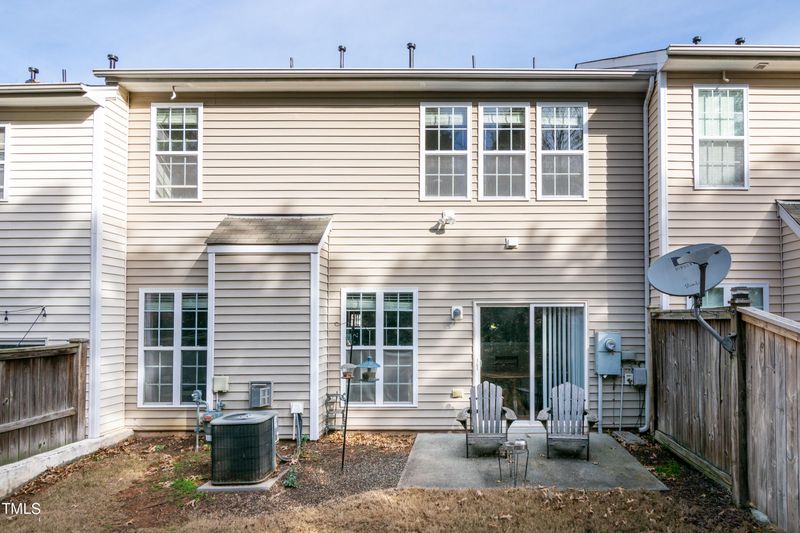 8621 Thunderwood Dr, Raleigh, NC 27617