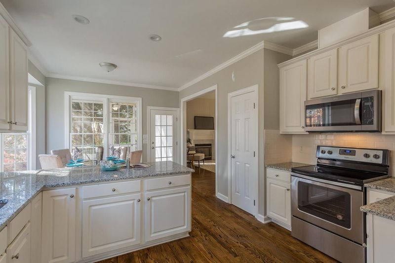 8624 Paddle Wheel Dr, Raleigh, NC 27615