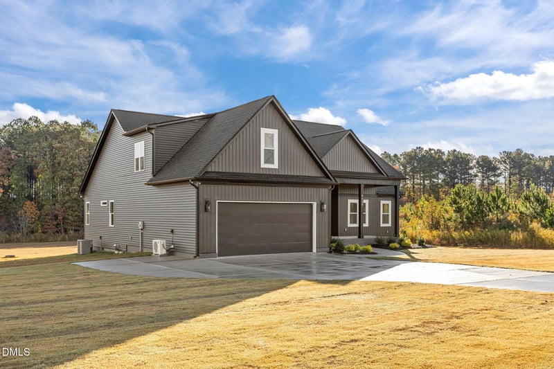 8629 Dukes Lake Rd, Zebulon, NC 27597