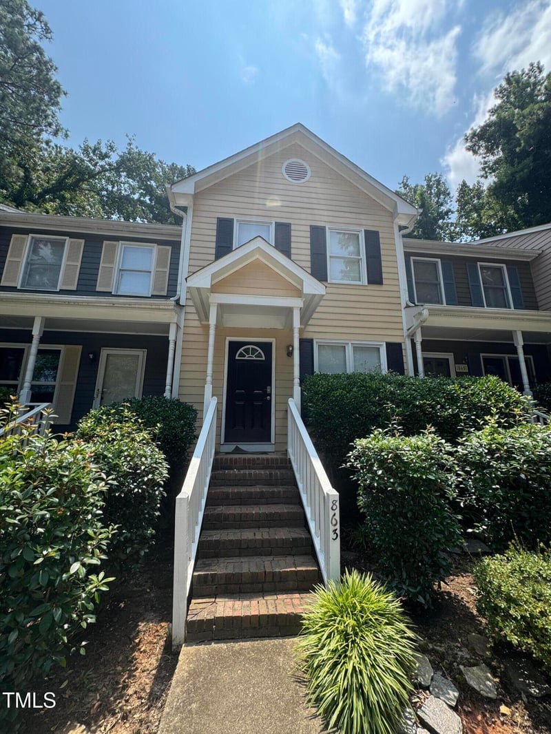863 Dalewood Dr, Raleigh, NC 27610