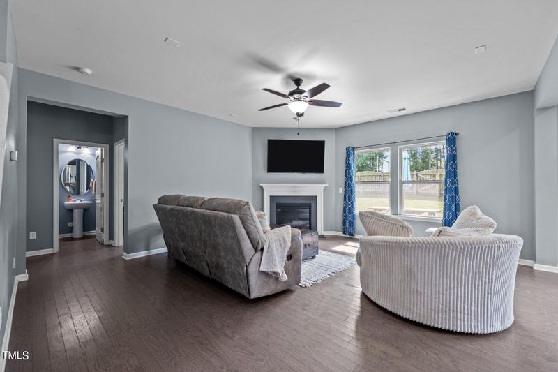 863 Longleaf Pine Pl, Mebane, NC 27302