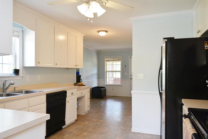 863 Sunrise Dr, Garner, NC 27529