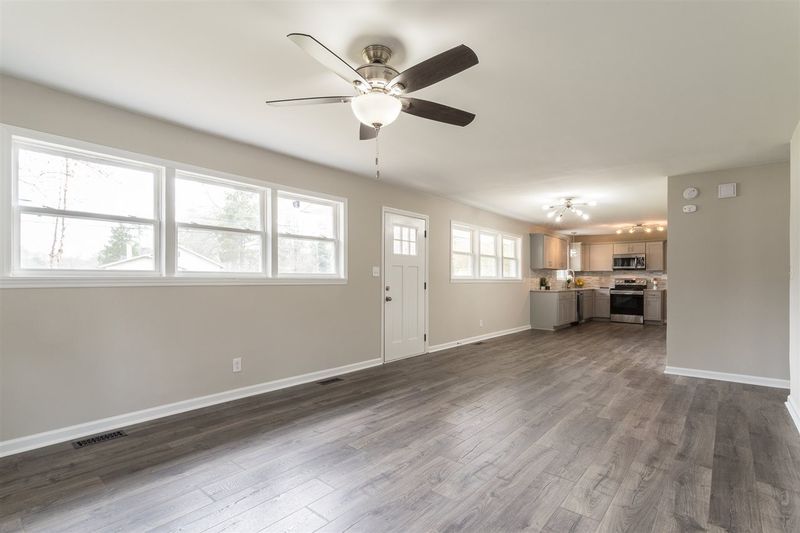 8638 Chapel Hill Rd, Cary, NC 27513