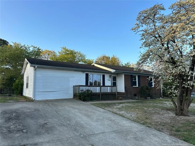 864 Durwood Dr, Fayetteville, NC 28311