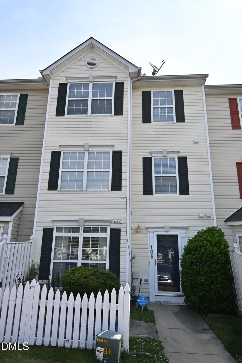 8640 Neuse Landing Ln #105, Raleigh, NC 27616
