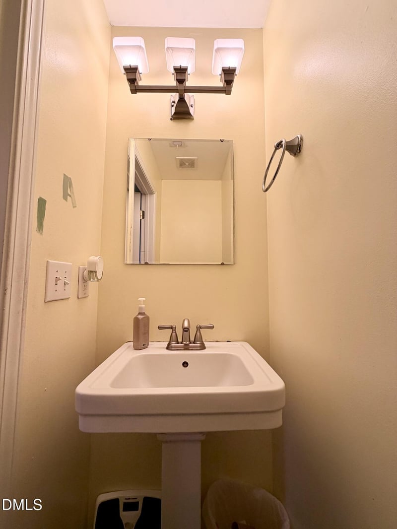 8640 Neuse Landing Ln #105, Raleigh, NC 27616