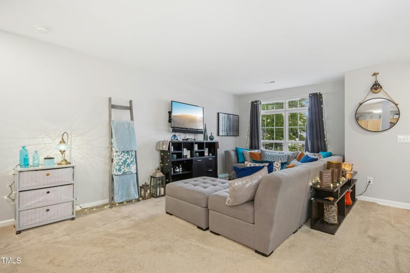 8640 Neuse Landing Ln, Raleigh, NC 27616