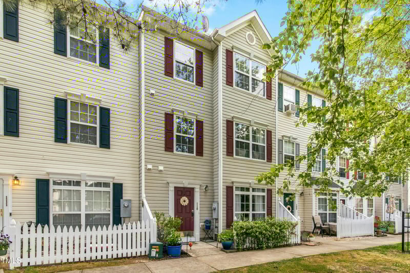 8640 Neuse Landing Ln, Raleigh, NC 27616