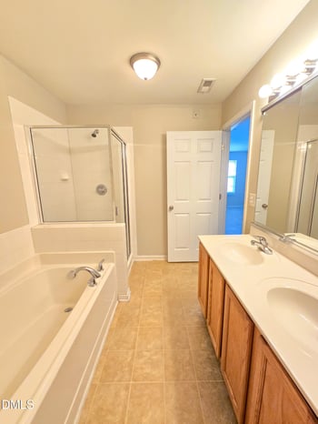 8641 Neuse Club Ln #108, Raleigh, NC 27616