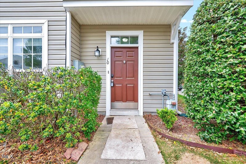 8641 Neuse Club Ln #110, Raleigh, NC 27616