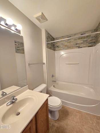 8641 Neuse Club Ln, Raleigh, NC 27616