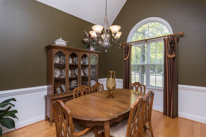 865 Carlton St, Clayton, NC 27520
