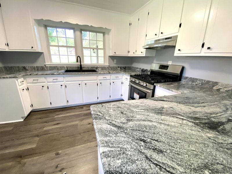 865 Pine Ridge Rd, Zebulon, NC 27597