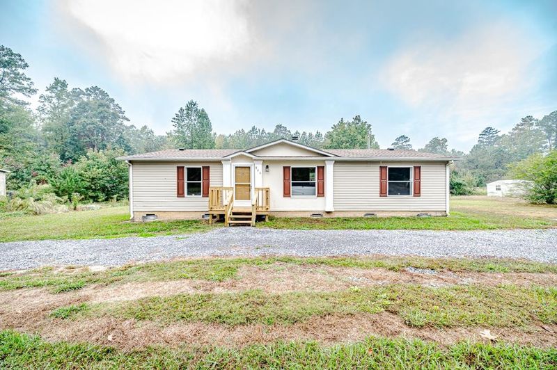 866 Clarence Mckeithen Rd, Sanford, NC 27330