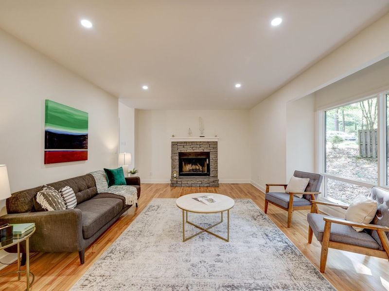 866 Shady Lawn Rd, Chapel Hill, NC 27514