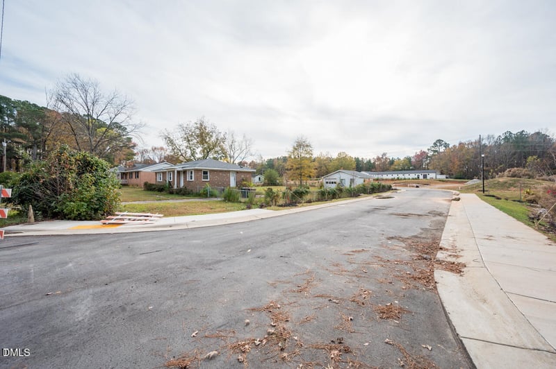 868 John St, Clayton, NC 27520
