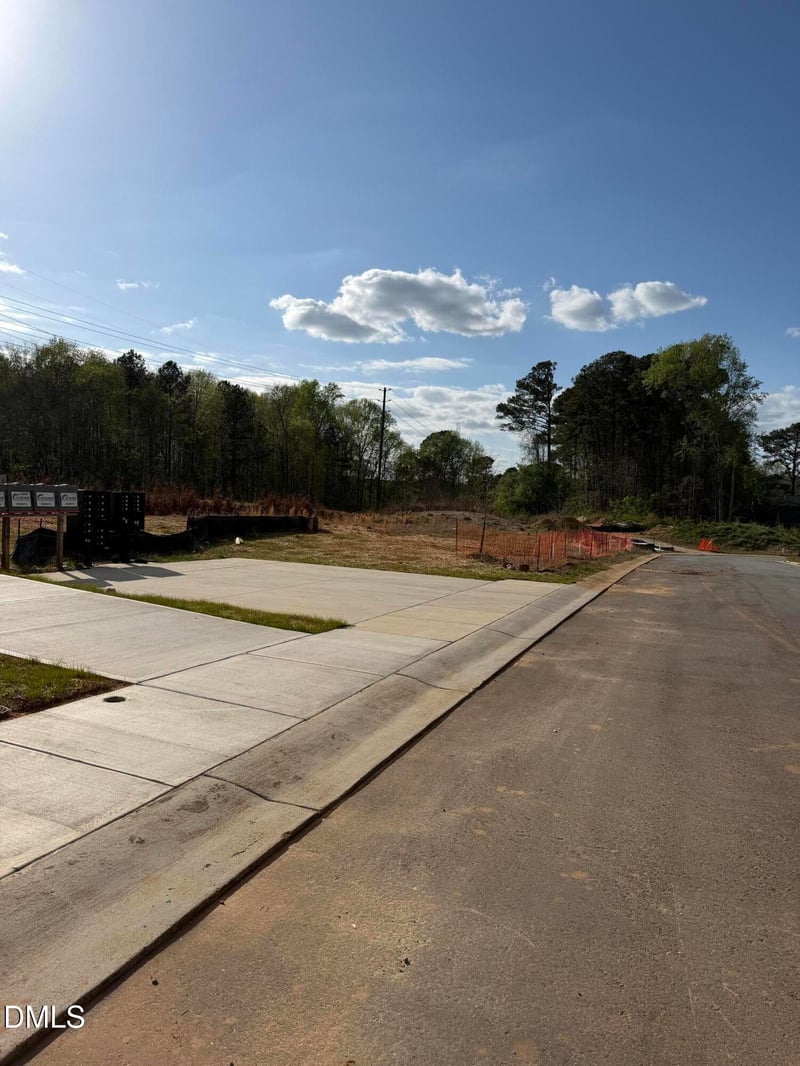 868 John St, Clayton, NC 27520