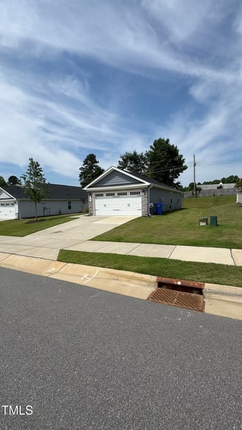 8680 Kenridge Ln, Fuquay Varina, NC 27526
