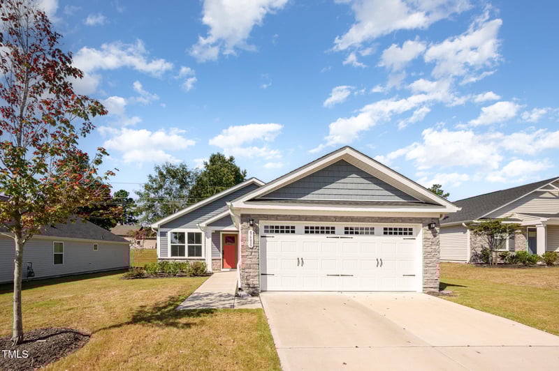 8680 Kenridge Ln, Fuquay Varina, NC 27526