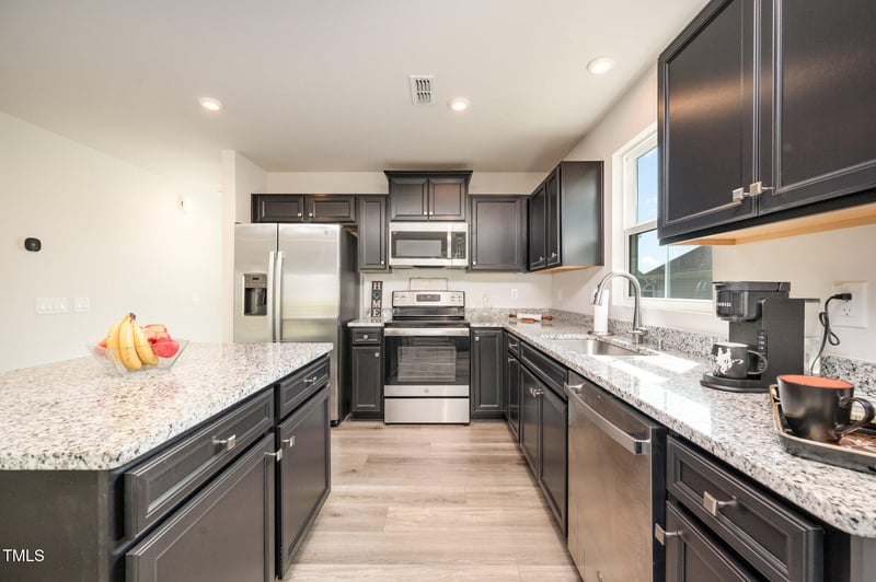 8680 Kenridge Ln, Fuquay Varina, NC 27526