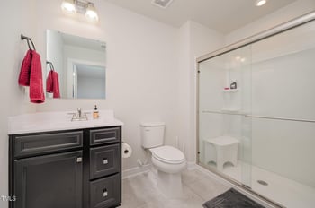 8680 Kenridge Ln, Fuquay Varina, NC 27526