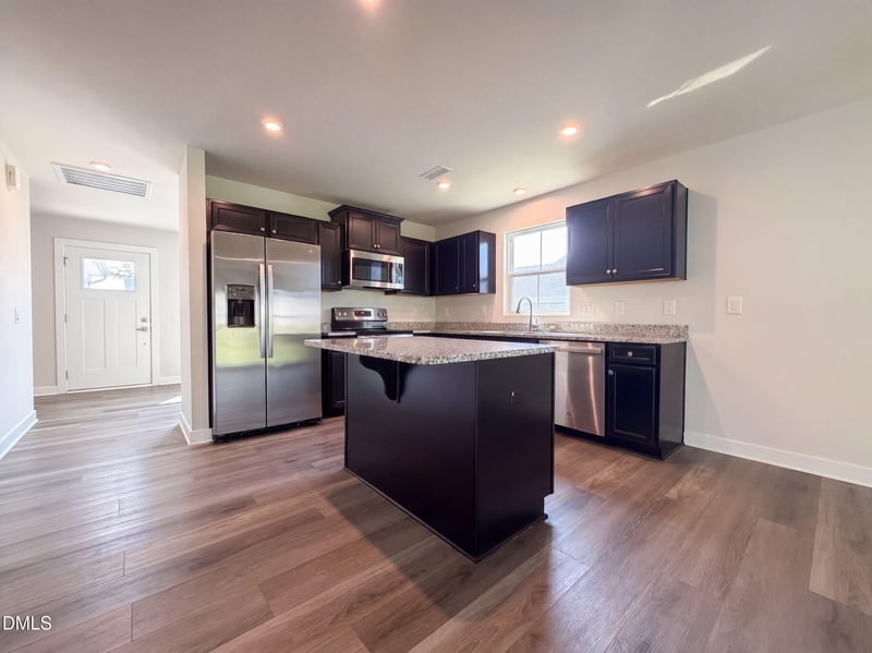 8680 Kenridge Ln, Fuquay Varina, NC 27526