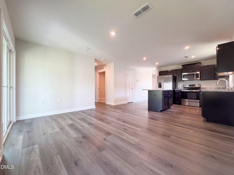 8680 Kenridge Ln, Fuquay Varina, NC 27526