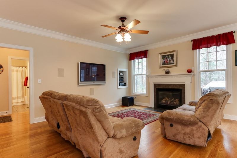 869 Vandalia Dr, Cary, NC 27519