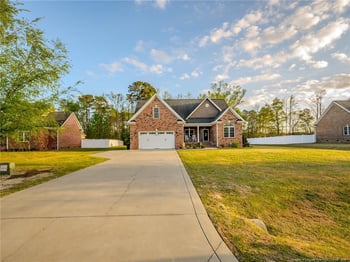 87 Brown Stone Dr, Lumberton, NC 28360
